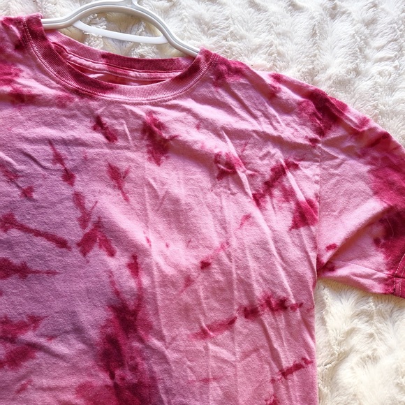 Pink tie die Gildan t shirt - Picture 4 of 4